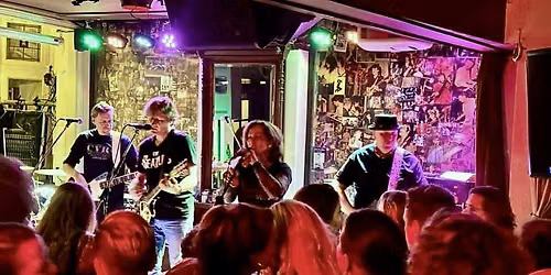 Coverage live in Muziekcafé BarBiertje — muziek in Spijkenisse